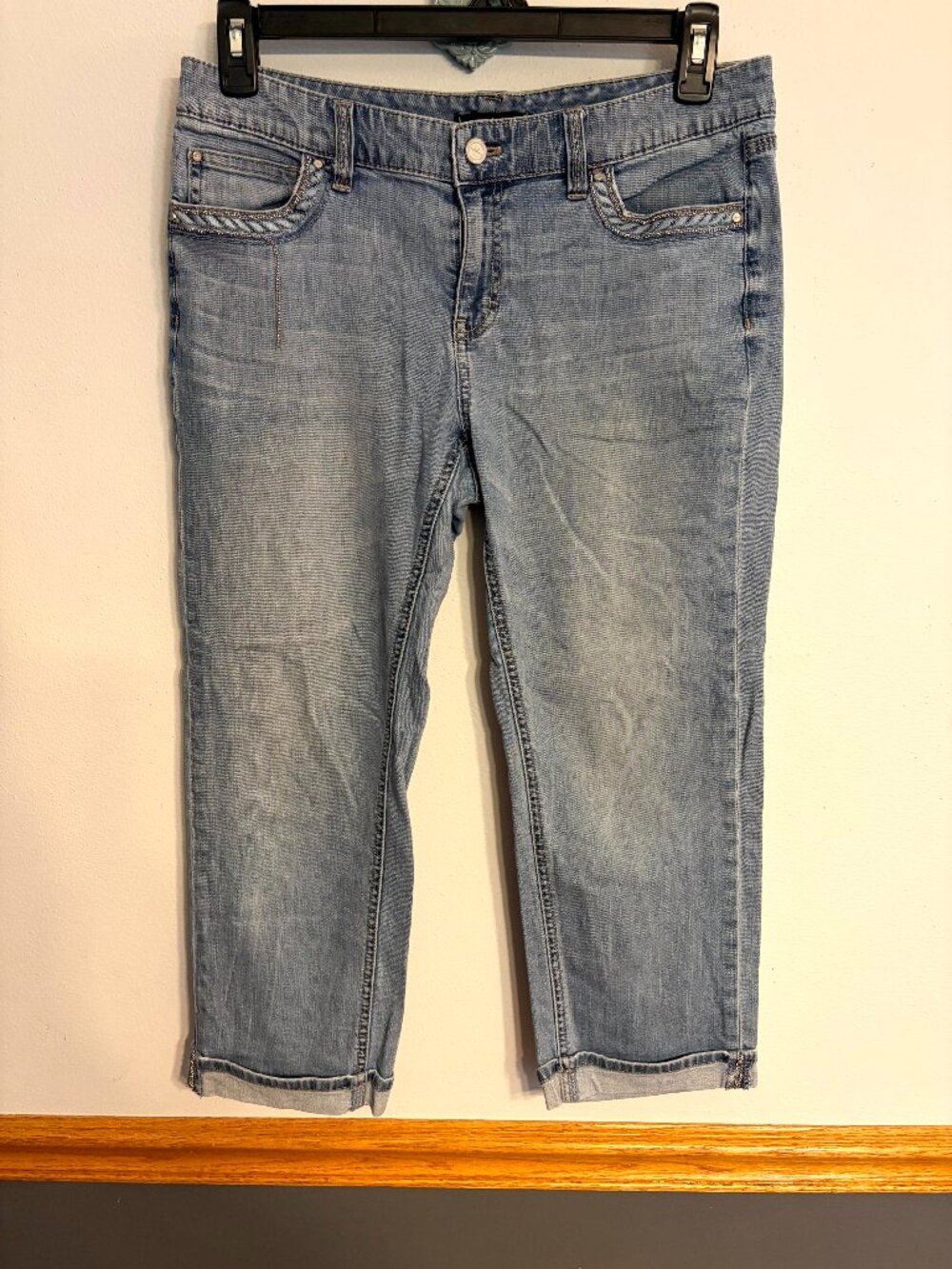 White House Black Market Women’s Denim Capris Size 10